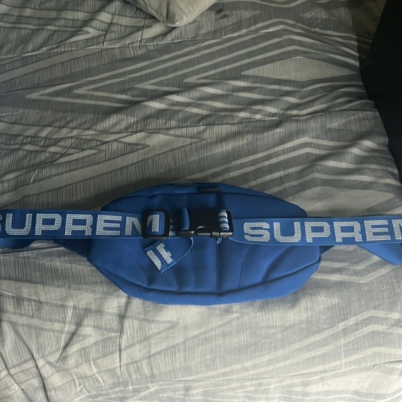 Supreme Bag very comfortable and adjustable for any size able to hold anything - Picture 5 of 5